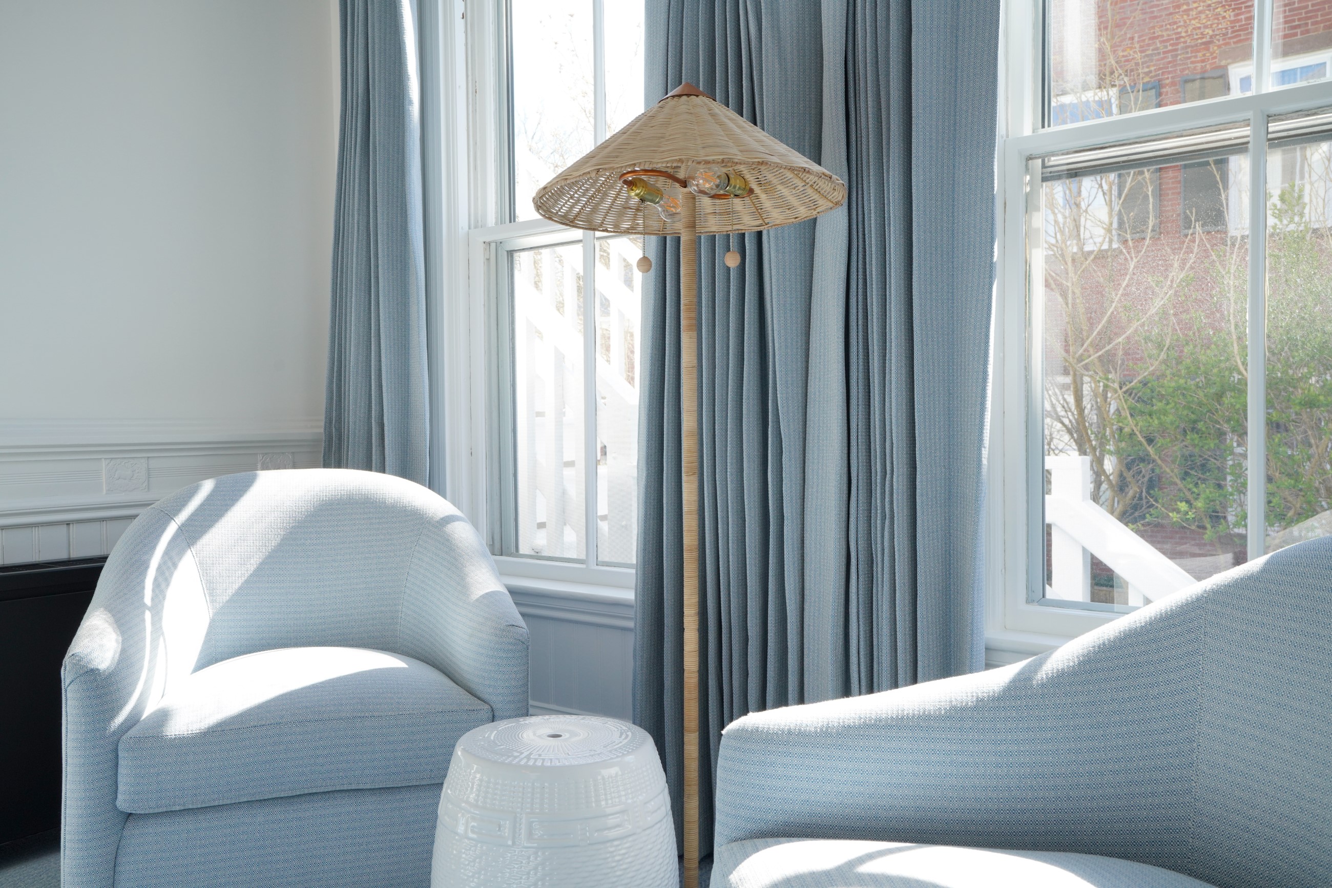 Sitting area in the deluxe king room